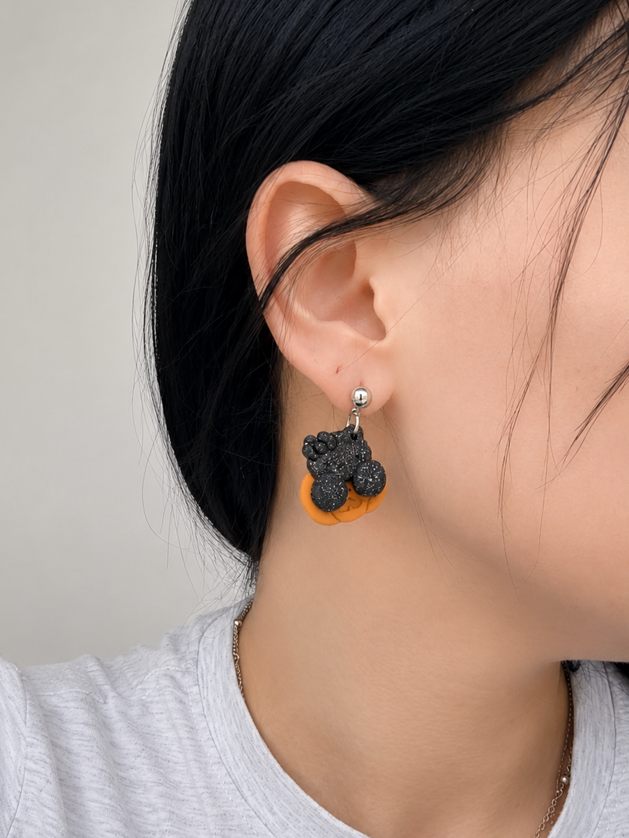 [PRE-ORDER] Glittery Black Hello Kitty Pumpkin Earrings | Cute Polymer Clay Jewelry | Handmade Kawaii Gift